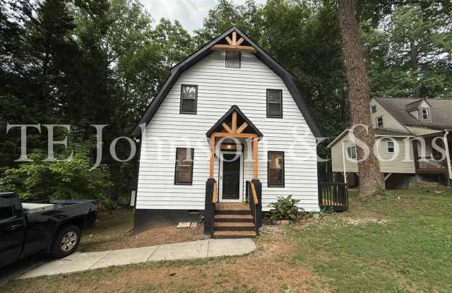 Modern 3BR Home with Main Level Primary Suite & Open Floor Plan in Winston-Salem