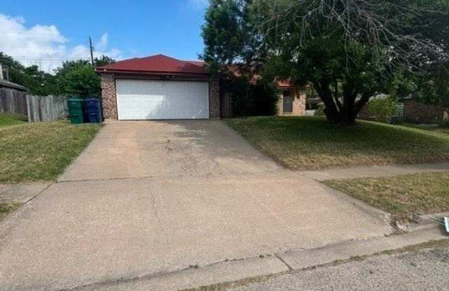 403 E Hogan Drive