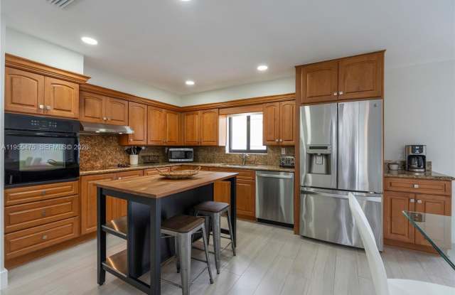 510 SE 3rd Avenue A, Dania Beach, FL 33004