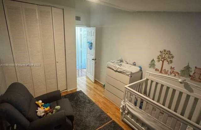 Photo of 19416 NE 26th Ave