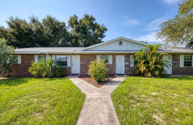 1804 3rd Court Southeast - 1804 3rd Court Southeast, Cypress Gardens, FL 33880