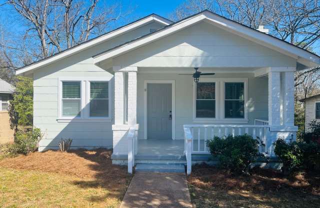 Adorable cottage style home with large fenced in backyard near Downtown Lagrange! Must see!
