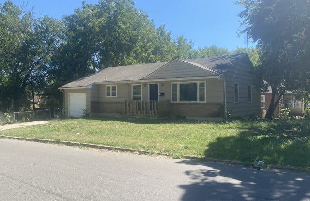 2405 East 58th Street - 2405 East 58th Street, Kansas City, MO 64130