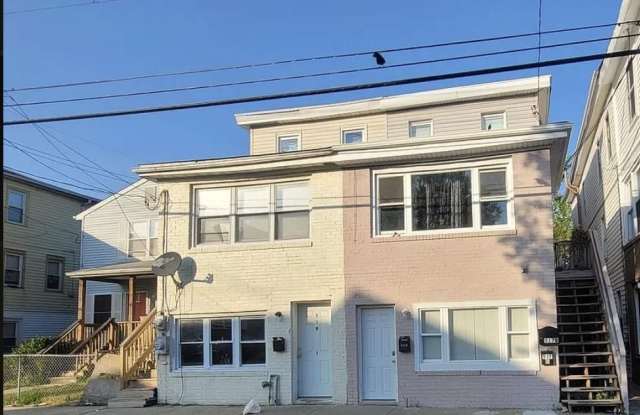 Photo of 517 N INDIANA AVENUE