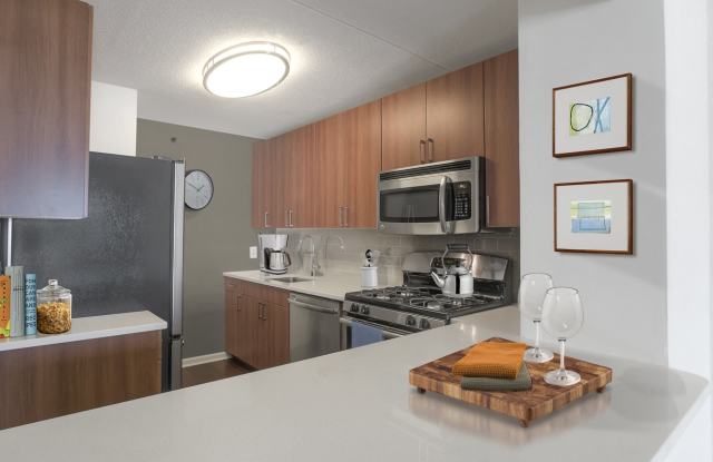 Photo of 10 West Apartments