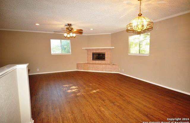 308 Altgelt Ave