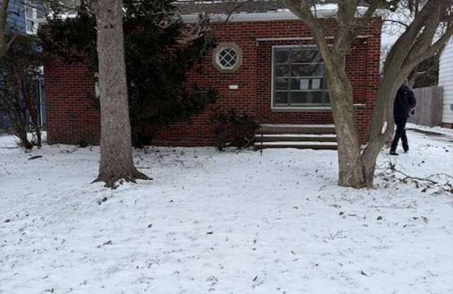 Photo of Charming 6-Bedroom Property in Prime Location