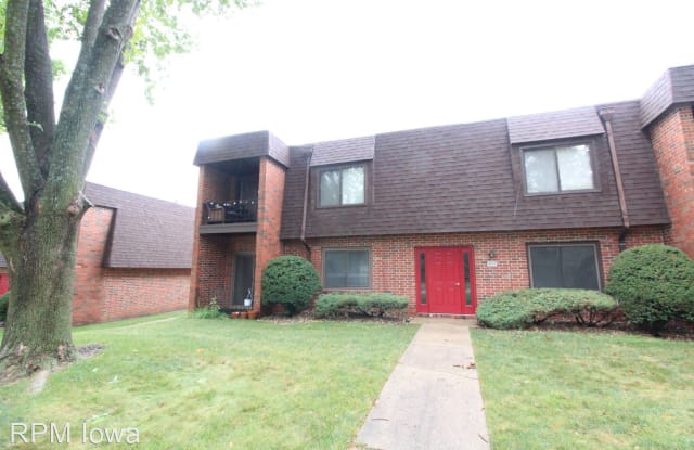 4533 Woodland Ave #1 - 4533 Woodland Ave, West Des Moines, IA 50266