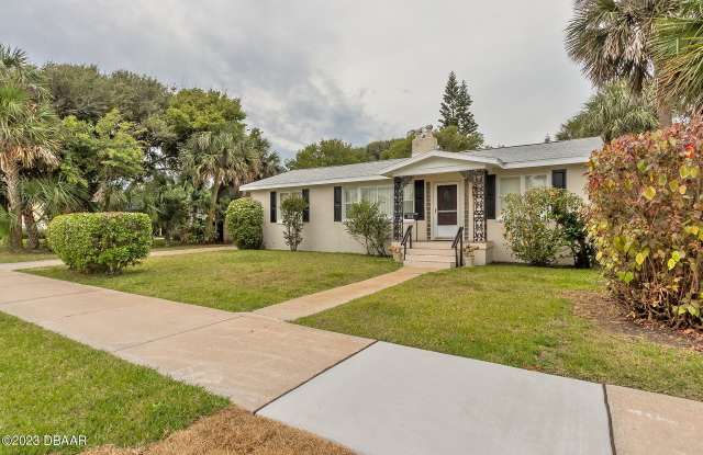 835 N Wild Olive Avenue