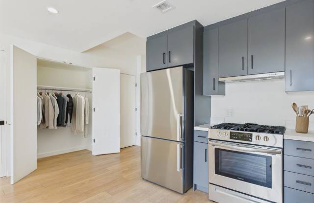 3400 Sunset Blvd