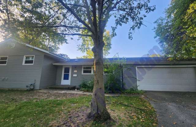 4 Bedroom 2 bath House Available August 1st!