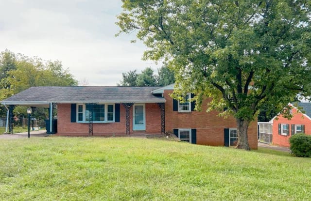 917 Colbourne Ave. - 917 Colbourne Avenue, Vinton, VA 24179