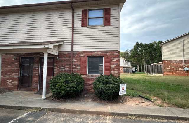 Photo of 601 Timberline Dr.