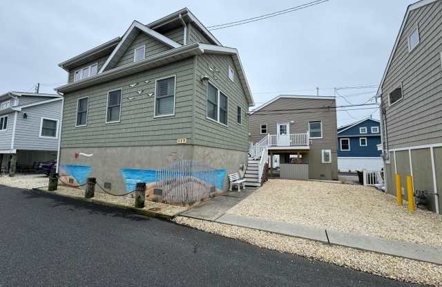 117 W Bayberry Way