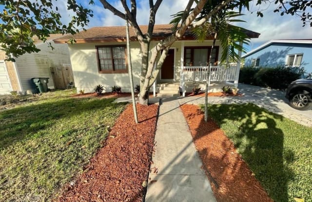 1613 N D ST - 1613 North D Street, Lake Worth, FL 33460