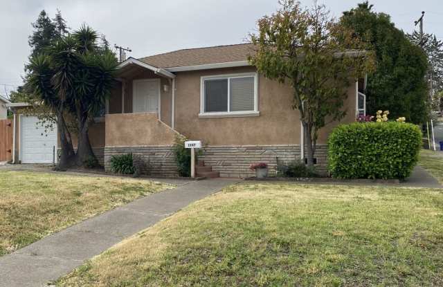 1247 Magazine Street