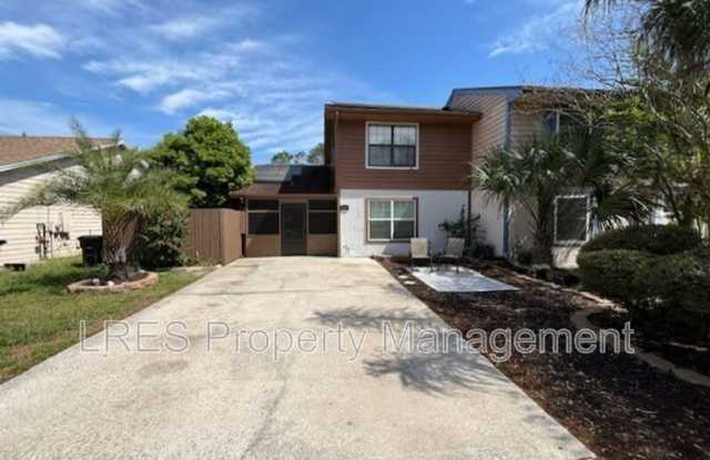 517 Carambola Ave