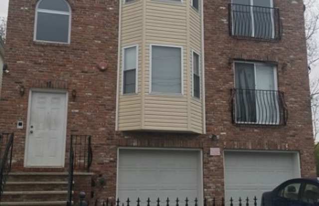 33-35 PIERCE ST - 33-35 Pierce Street, Newark, NJ 07103