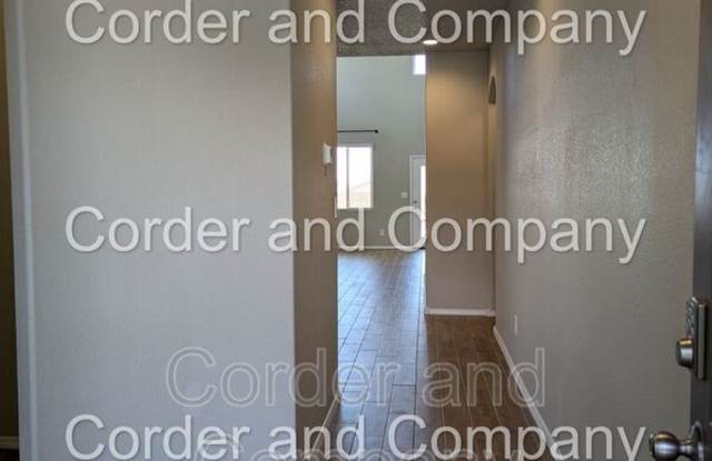 3257 Berkshire Rd NE