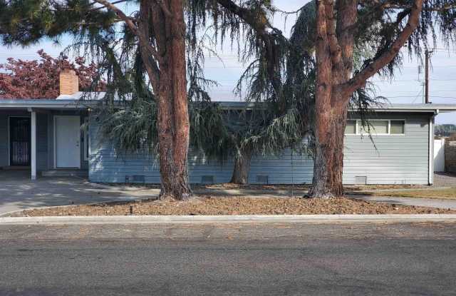 Photo of 6802 W Willamette Ave