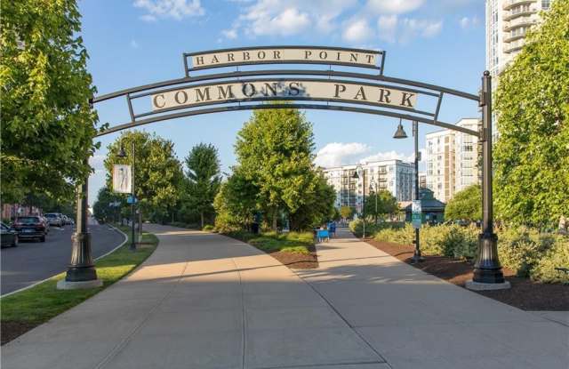 110 Commons Park North