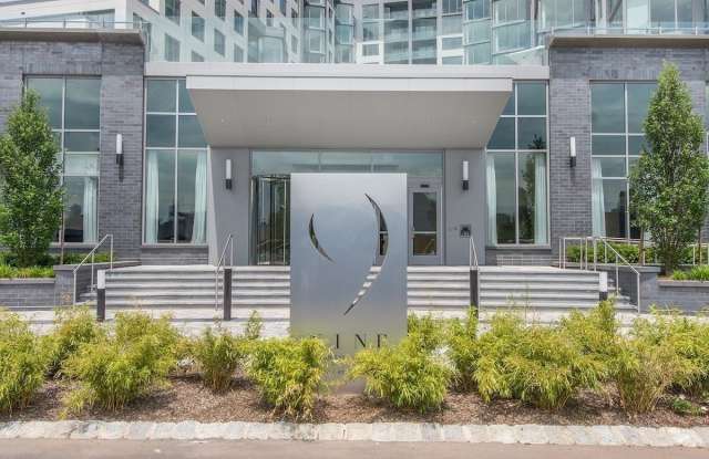 9 AVENUE AT PORT IMPERIAL