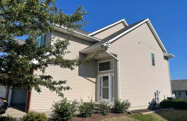 Available NOW! Spacious 4 Bedroom, 3-1/2 Bath Home in North Liberty with big back yard!!!