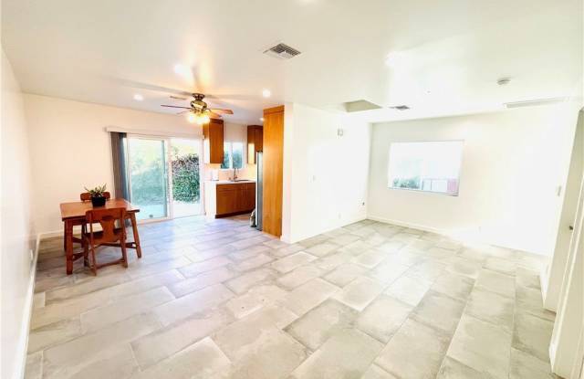 9428 Crebs Avenue 1/2