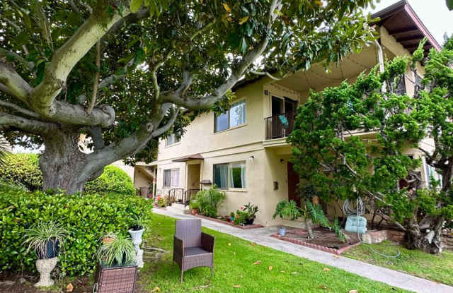 2-bedroom 1-bathroom with a Private Patio! Located in the Highly Desirable Redondo Beach, CA.