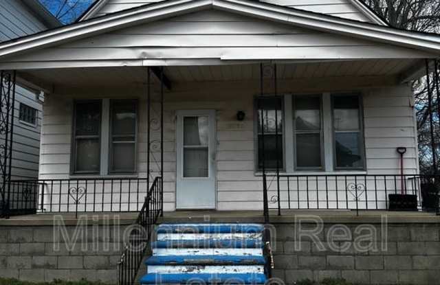 15251 Maplewood  Lower
