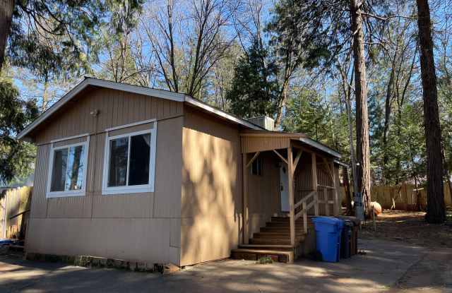 2 Bedroom one bath Manufactured home on Cul De Sac