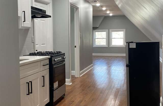 24 WEST 35TH ST