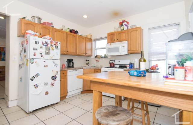 Photo of HOT 6 BED IN ALLSTON!!!