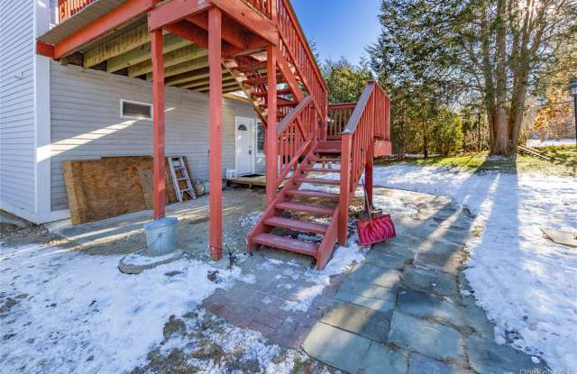 33 Holmes Road unit: B