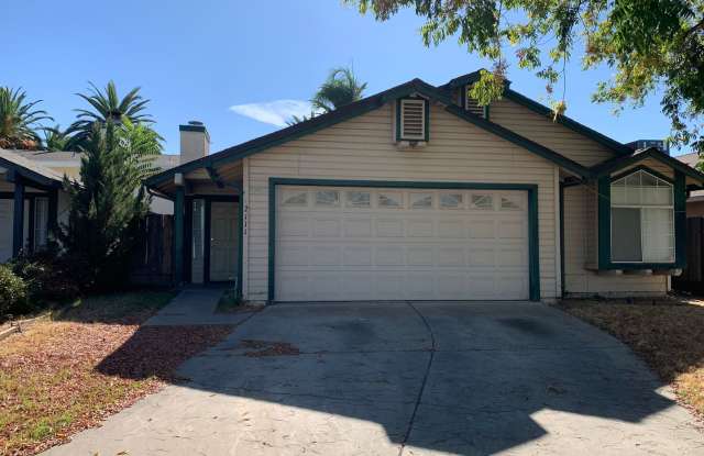 Love Where You Live - Beautiful Home in Turlock