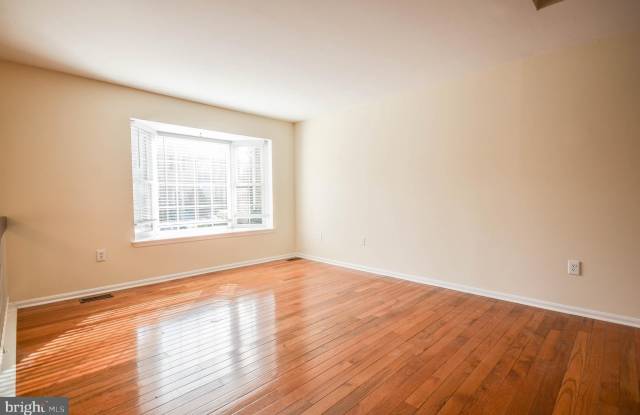 1922 BRIGHTLEAF COURT