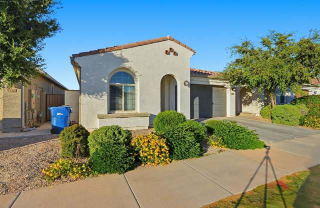 9712 East Twinkle Avenue