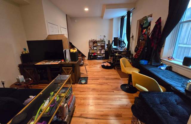 Photo of DELIGHTFUL NORTHERN LIBERTIES TOWNHOUSE AVAILABLE AUGUST 10
