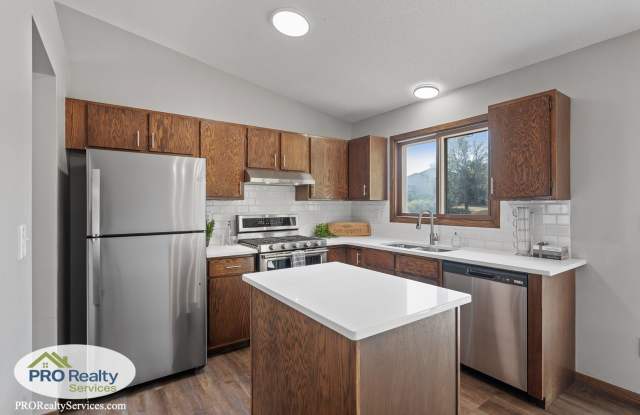 4 Bedroom House in Eagan