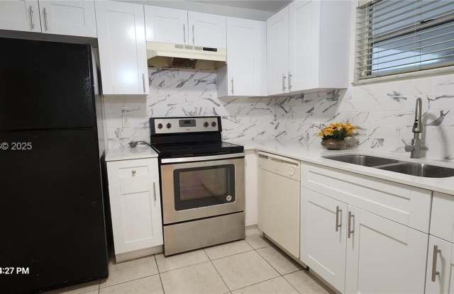 4235 N University Dr