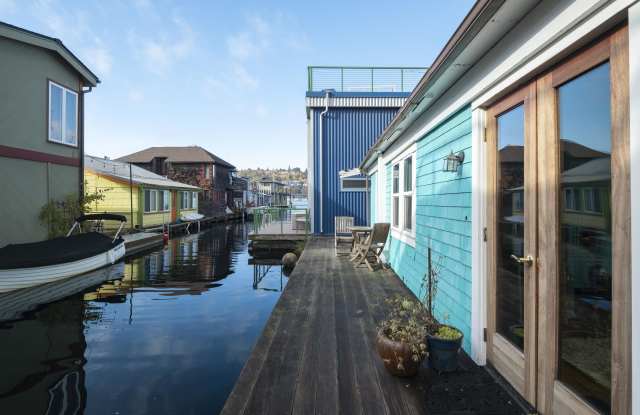 Photo of 2031 Fairview Avenue East