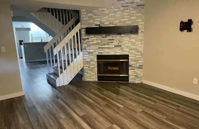 2210 Fletchers Point Circle