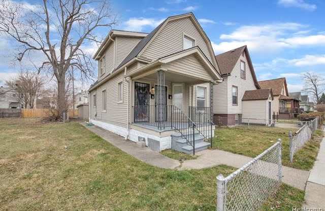 Photo of 79 E PLEASANT Street