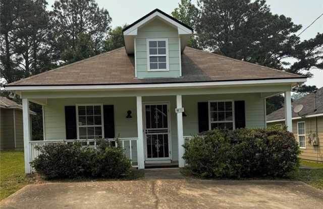 Photo of 807 Pine Hill Court