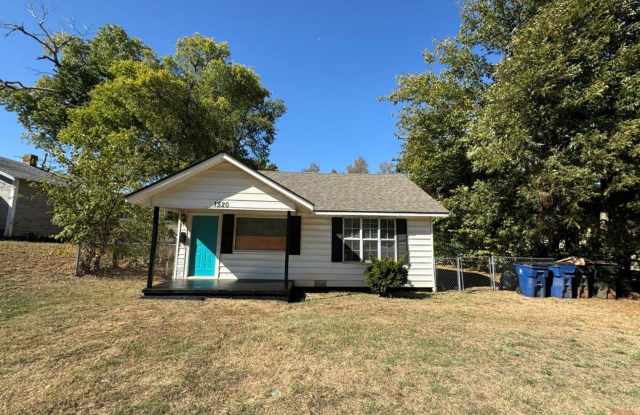 Photo of 2 bed 1 bath in Chickasha updates throughout! 250 off your move in by Jan 1st!