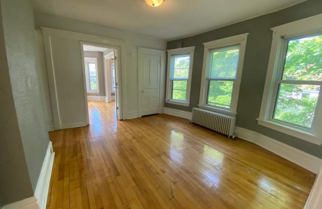 920 E 5th (920 bldg)