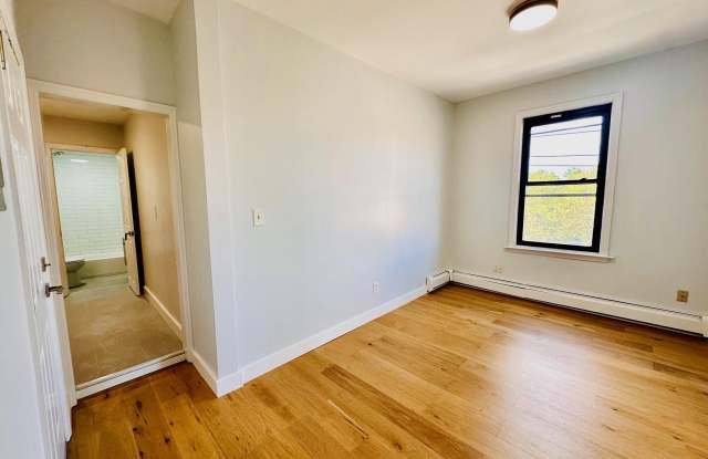 97 Waverly Street unit: 3F