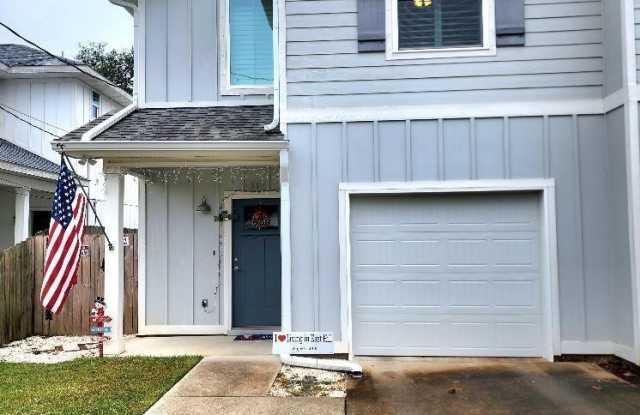 1211 E Scott St - 1211 East Scott Street, Pensacola, FL 32503