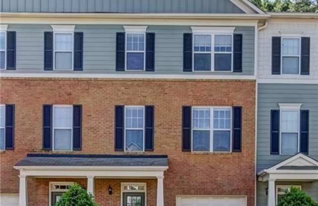 1754 Oakbrook Lane NW