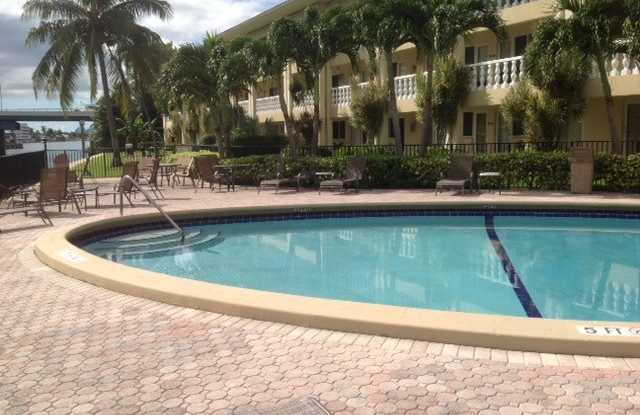 Photo of 2881 Northeast 32nd Street